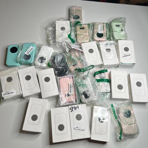 Lot 26 Phomemo D30 Smart Mini Label Maker Wireless Bluetooth Portable Printer - Picture 1 of 10